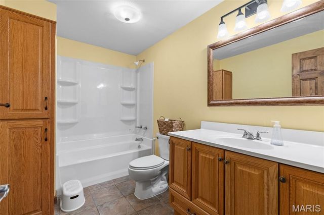 4748 Hilltop Drive, Washington, MO 63090