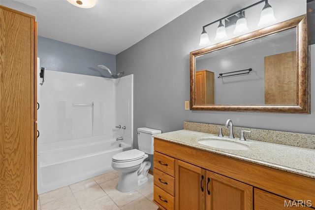 4748 Hilltop Drive, Washington, MO 63090