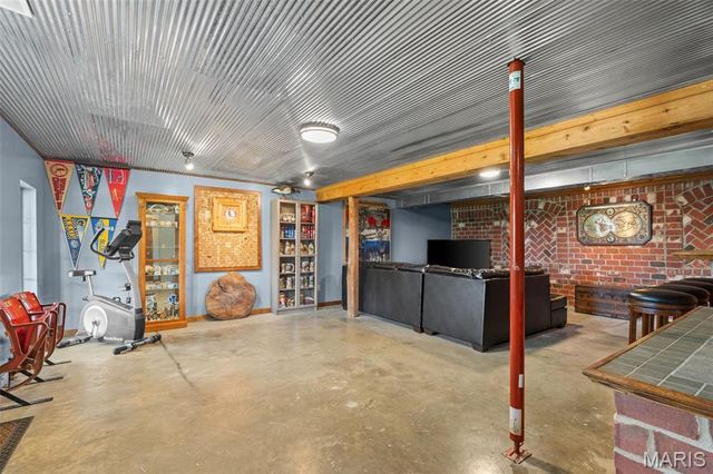 4748 Hilltop Drive, Washington, MO 63090