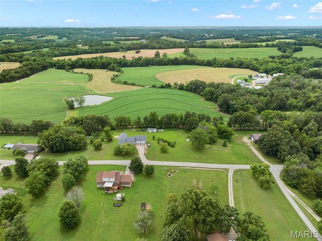 4748 Hilltop Drive, Washington, MO 63090