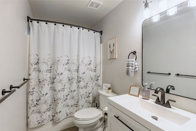 4017 Azalea Drive, Haltom City, TX 76137