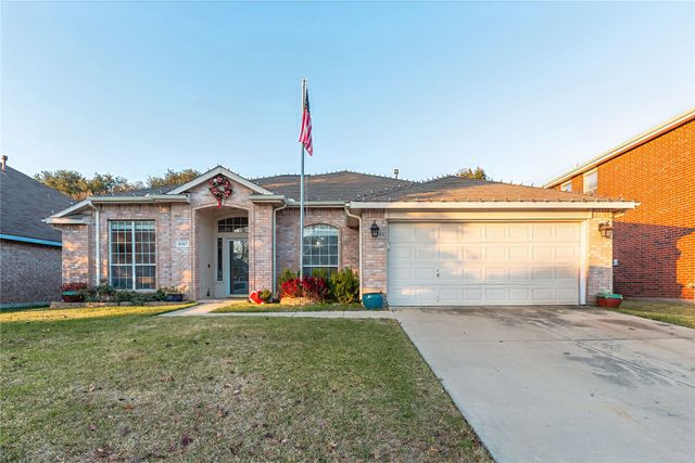 4017 Azalea Drive, Haltom City, TX 76137