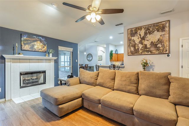 4017 Azalea Drive, Haltom City, TX 76137