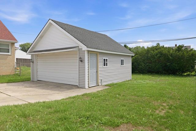 2023 E Tripoli AVENUE, Saint Francis, WI 53235