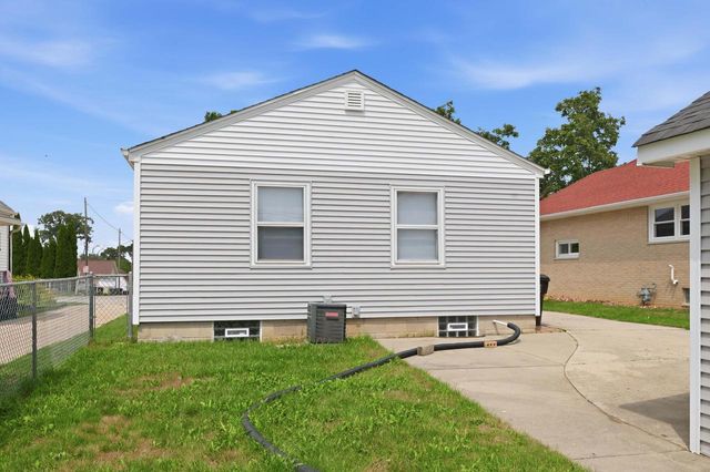 2023 E Tripoli AVENUE, Saint Francis, WI 53235