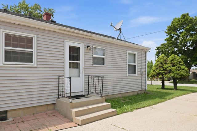 2023 E Tripoli AVENUE, Saint Francis, WI 53235