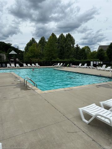 24986 Carriage Lane, Lyon Charter Township, MI 48178