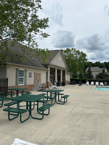 24986 Carriage Lane, Lyon Charter Township, MI 48178