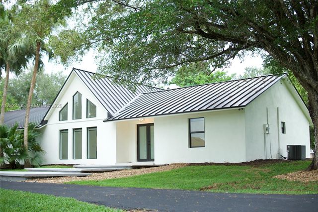 20500 SW 50th Pl, Southwest Ranches, FL 33332