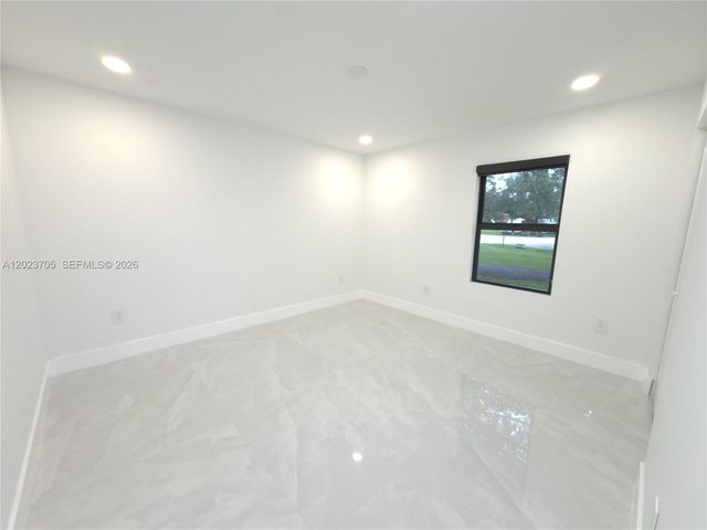 20500 SW 50th Pl, Southwest Ranches, FL 33332
