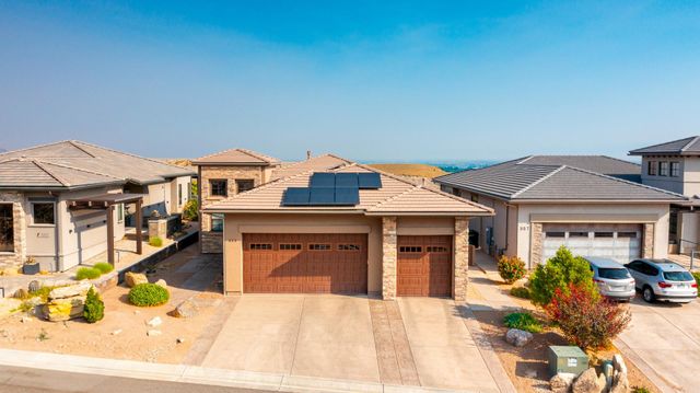 355 W Ridges Boulevard, Grand Junction, CO 81507
