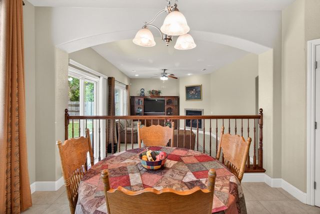 829 Hildebrand Cir, Folsom, CA 95630