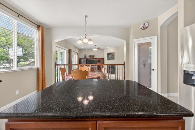829 Hildebrand Cir, Folsom, CA 95630