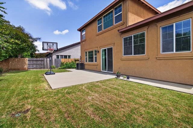 829 Hildebrand Cir, Folsom, CA 95630