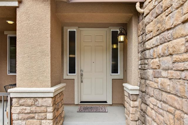 829 Hildebrand Cir, Folsom, CA 95630