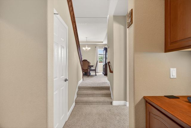 829 Hildebrand Cir, Folsom, CA 95630