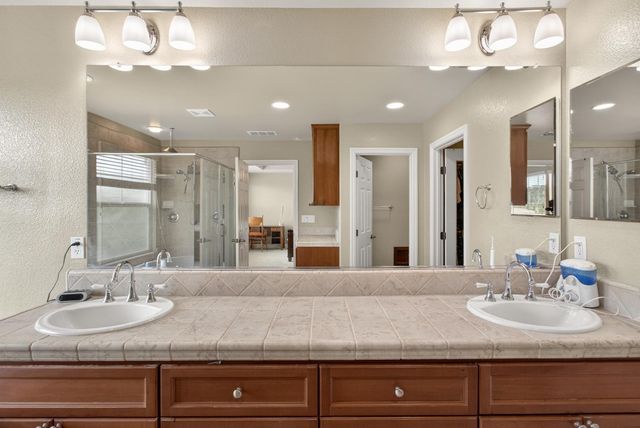 829 Hildebrand Cir, Folsom, CA 95630