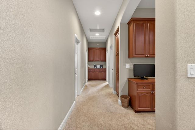 829 Hildebrand Cir, Folsom, CA 95630