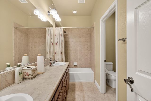 829 Hildebrand Cir, Folsom, CA 95630