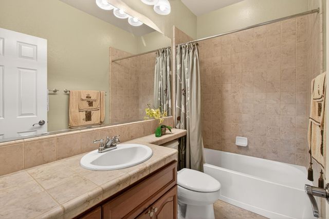 829 Hildebrand Cir, Folsom, CA 95630
