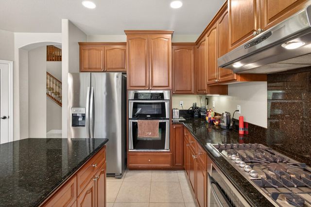 829 Hildebrand Cir, Folsom, CA 95630