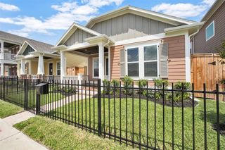 2517 S Houston Avenue, Pearland, TX 77581
