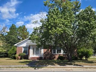 1100 Mcdonald Avenue, Hamlet, NC 28345