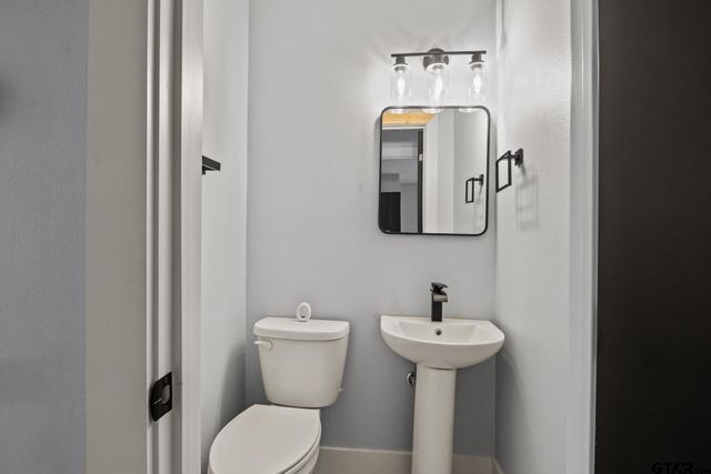 802 Quitman, Pittsburg, TX 75686