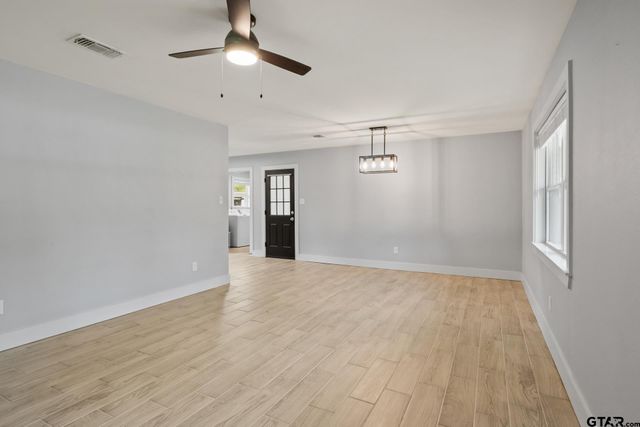 802 Quitman, Pittsburg, TX 75686