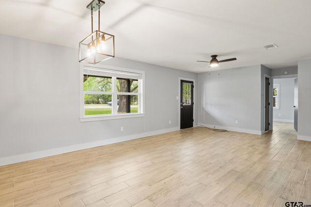 802 Quitman, Pittsburg, TX 75686