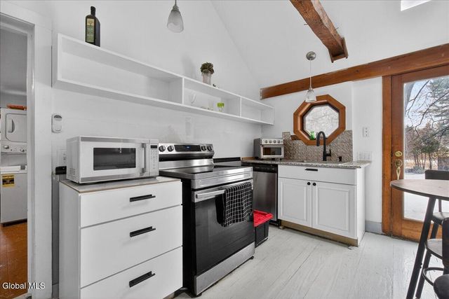 1410 River Road, Bethlehem, NY 12158