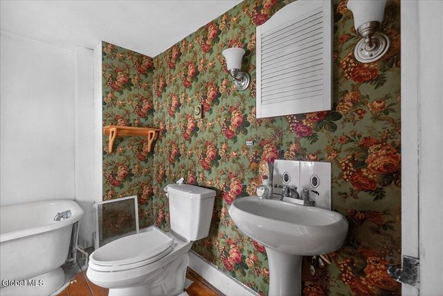 1410 River Road, Bethlehem, NY 12158