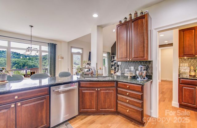 54 Mcintyre Drive, Asheville, NC 28803