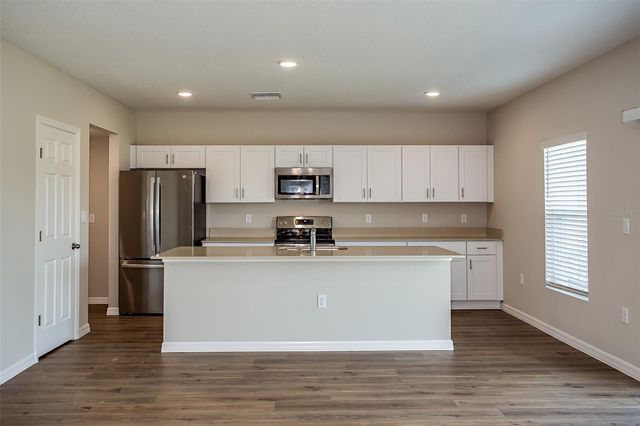 36668 THORNHEDGE DRIVE, Zephyrhills, FL 33541