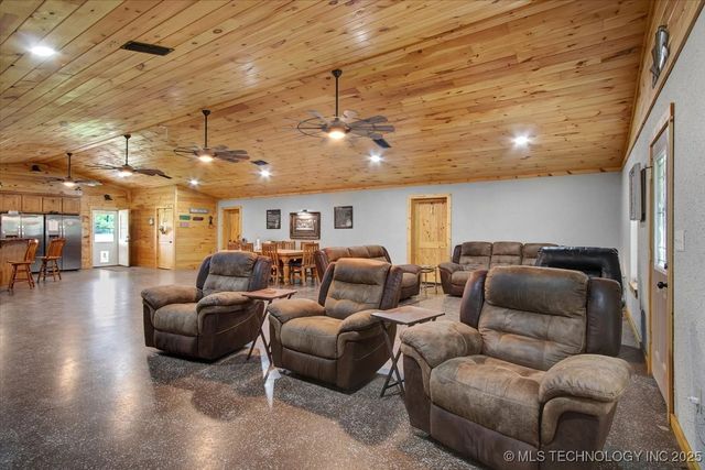 10627 Old Willis, Kingston, OK 73439