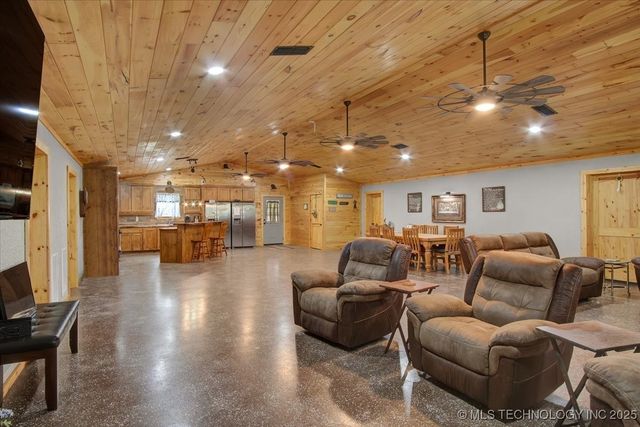 10627 Old Willis, Kingston, OK 73439