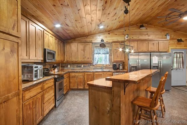 10627 Old Willis, Kingston, OK 73439