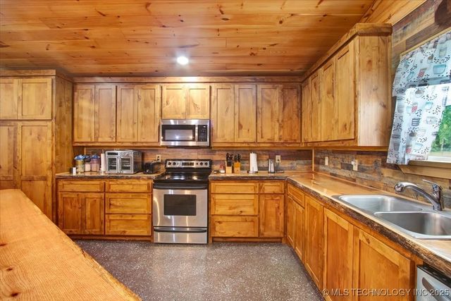 10627 Old Willis, Kingston, OK 73439