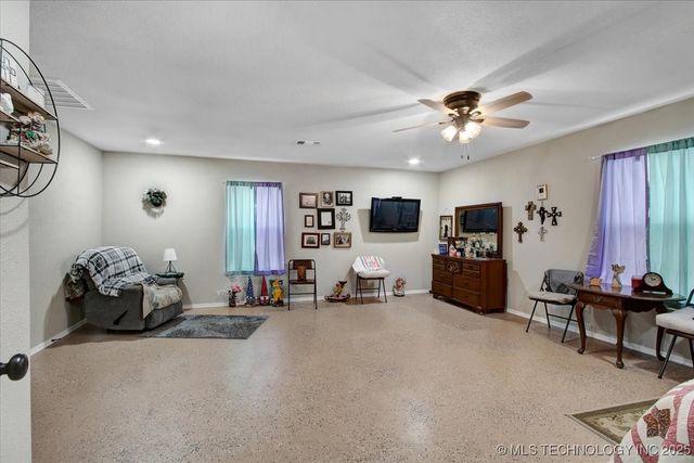 10627 Old Willis, Kingston, OK 73439