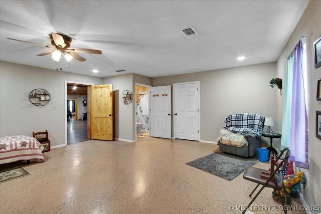 10627 Old Willis, Kingston, OK 73439