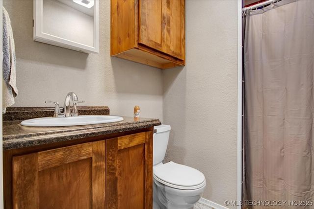 10627 Old Willis, Kingston, OK 73439