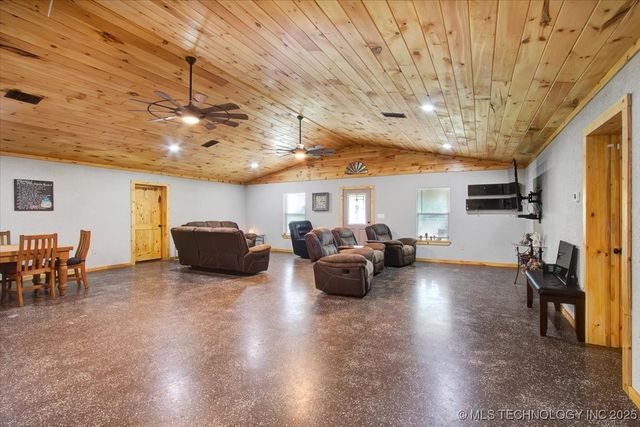 10627 Old Willis, Kingston, OK 73439