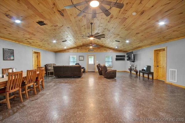 10627 Old Willis, Kingston, OK 73439