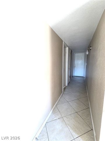 2882 Sandyfalls Way, Las Vegas, NV 89142