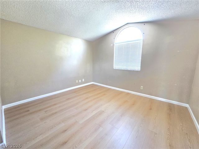 2882 Sandyfalls Way, Las Vegas, NV 89142