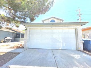 2882 Sandyfalls Way, Las Vegas, NV 89142