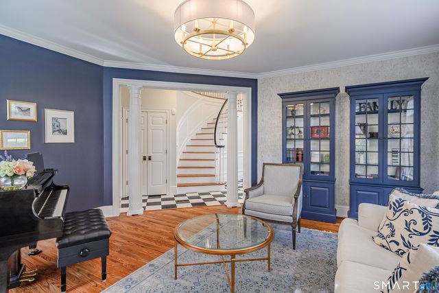 14 Merlins Lane, Newtown, CT 06470