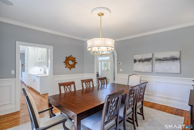 14 Merlins Lane, Newtown, CT 06470