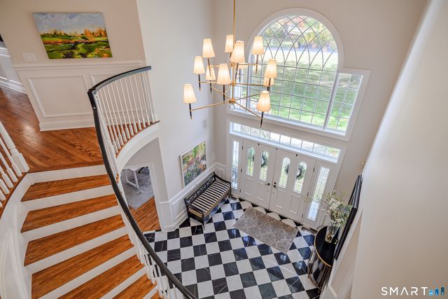 14 Merlins Lane, Newtown, CT 06470