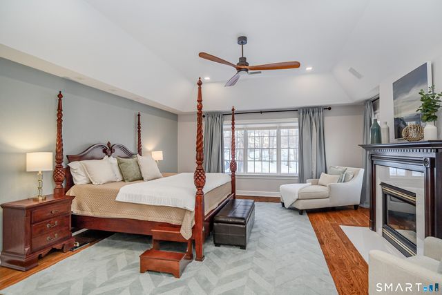 14 Merlins Lane, Newtown, CT 06470